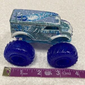 GIANT HOT WHEELS MONSTER TRUCKS 1:64 BLIZZARD BASHERS DELIVERY WALRUS, NEW 2020